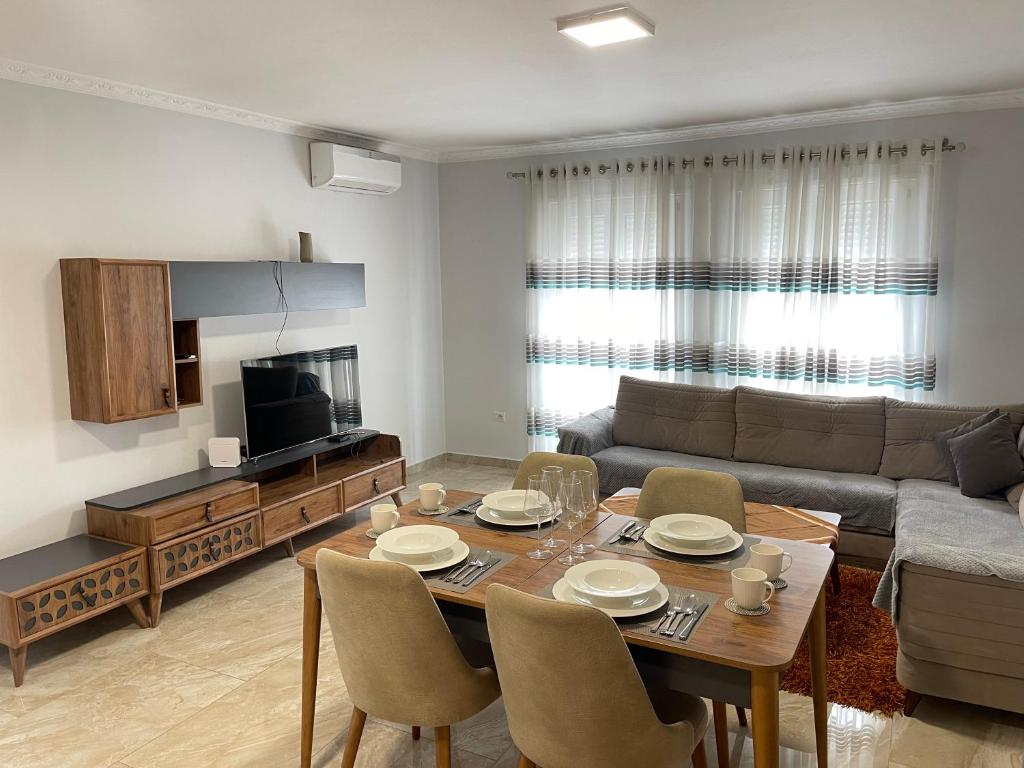 Roes Apartments - Image 5