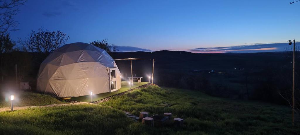 Příroda nedaleko luxury tent