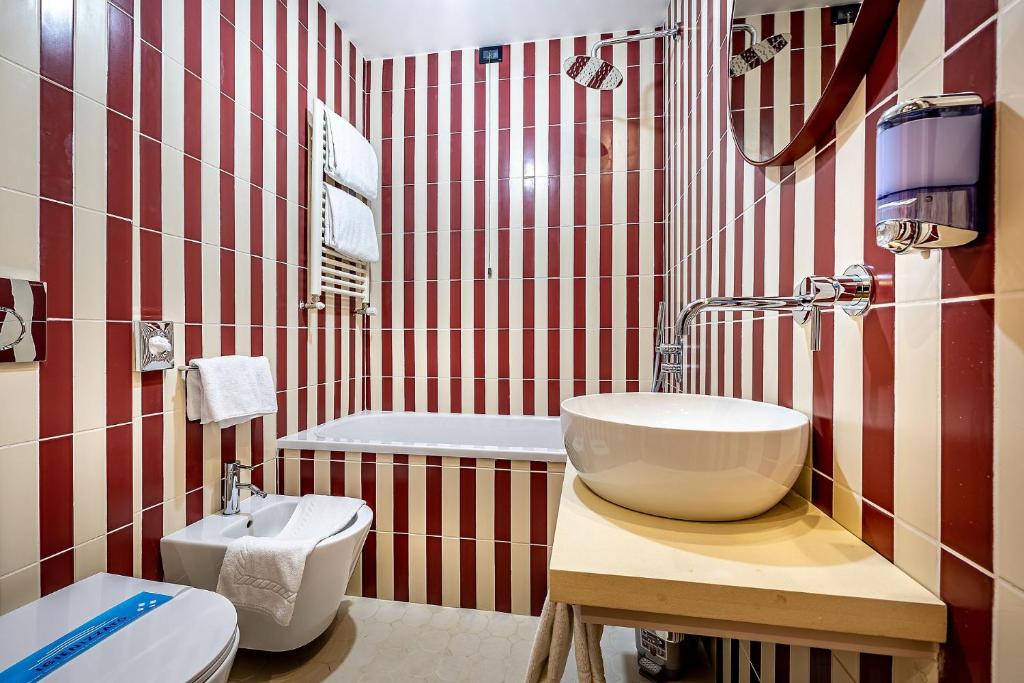 Koupelna v ubytování Hotel Duomo Firenze
