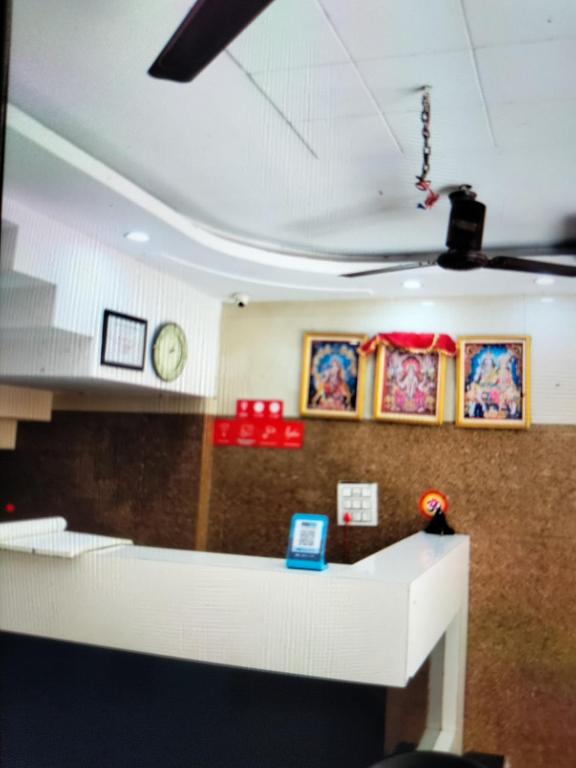 Fotografie z fotogalerie ubytování Hotel Shiva Haridwar - nearby bus and railway station v destinaci Haridvár