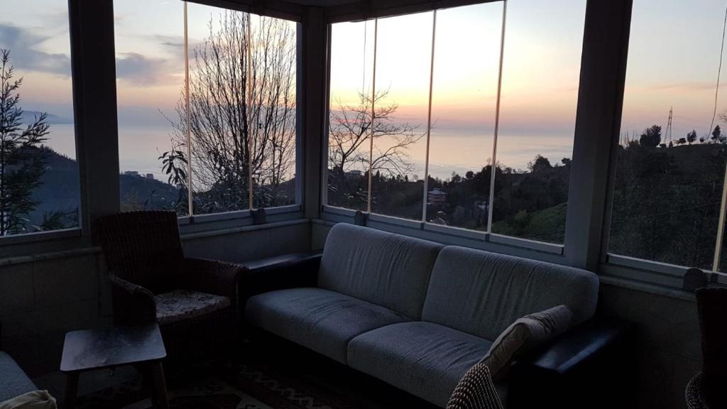 Flat with Magnificent View in Rize