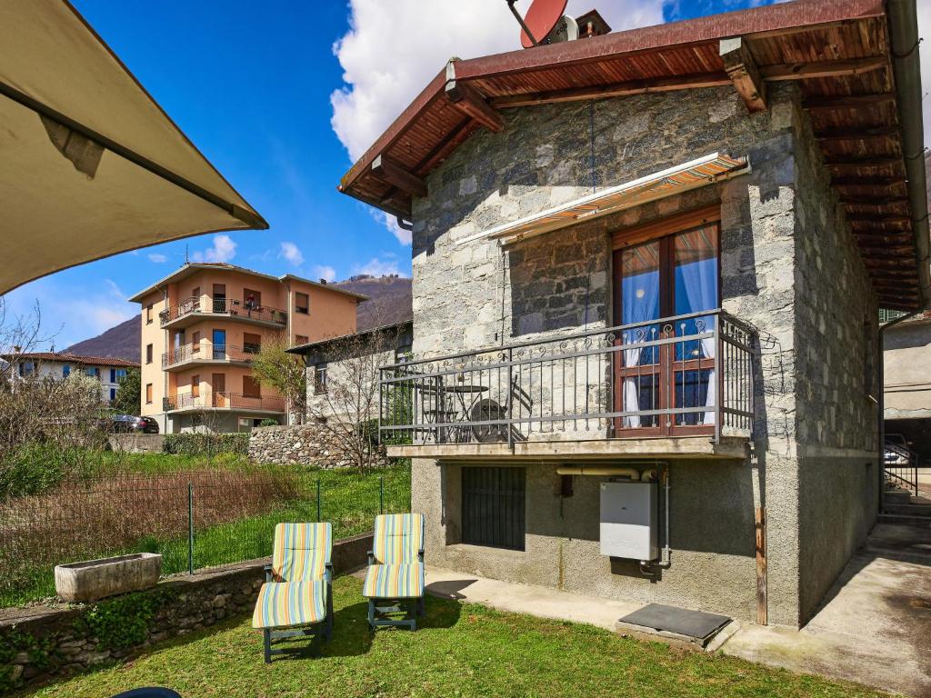 The building in which the holiday home is located