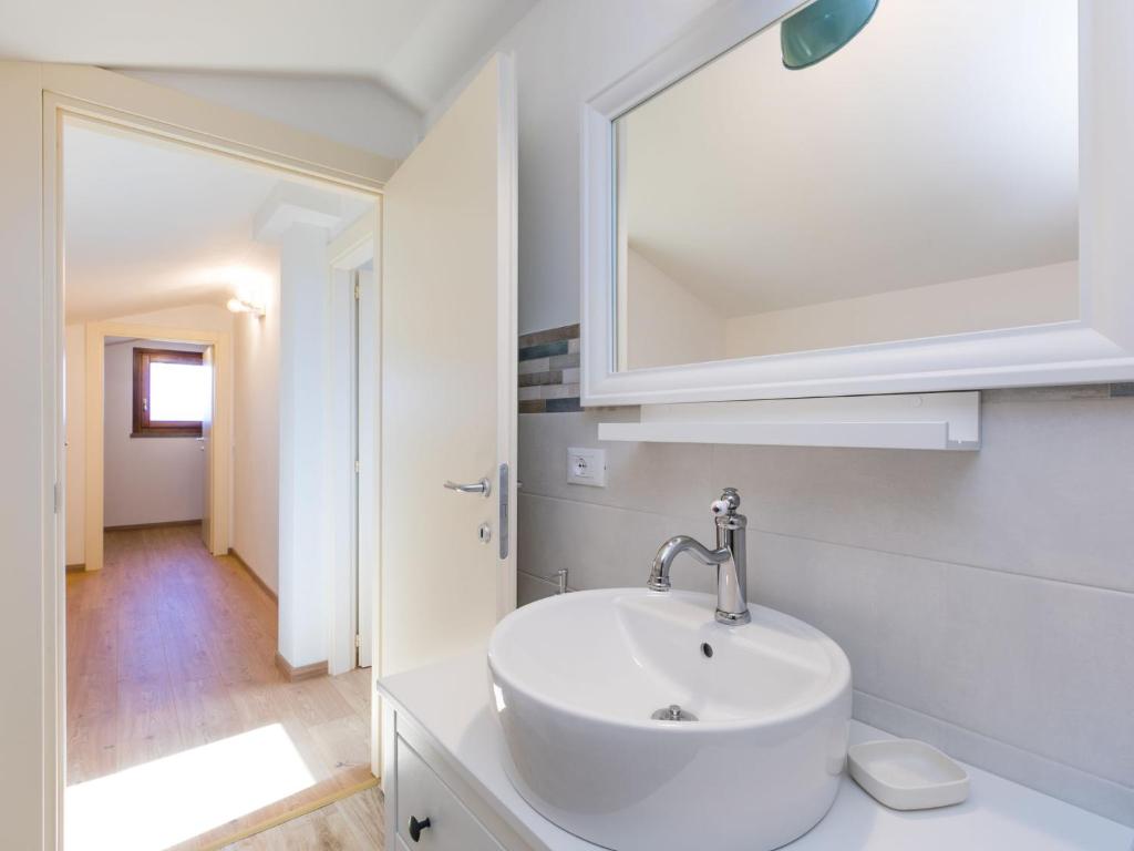 A bathroom at Holiday Home Melograno-2 by Interhome