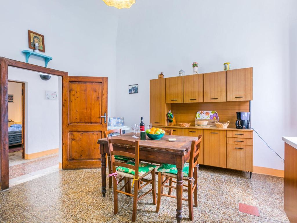 Kuchyň nebo kuchyňský kout v ubytování Holiday Home Podere Casina by Interhome