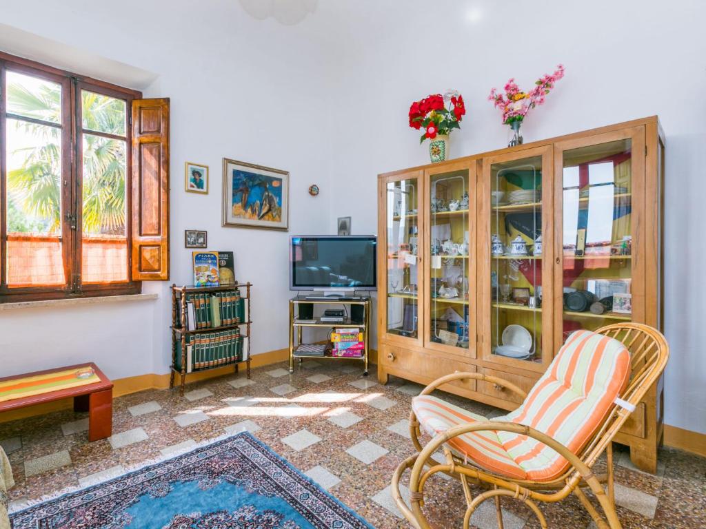 TV a/nebo společenská místnost v ubytování Holiday Home Podere Casina by Interhome
