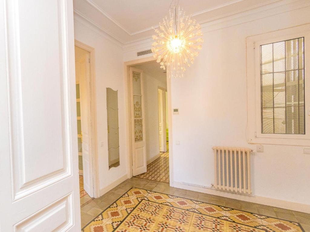 Fotografie z fotogalerie ubytování Apartment Eix-Dret-Roger de LLuria-Valencia by Interhome v destinaci Barcelona