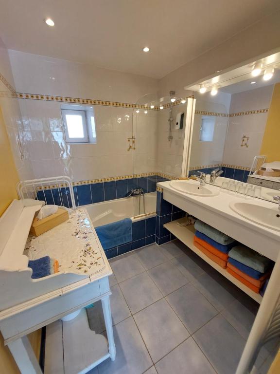 Traînefeuilles - Chambres d'hôtes proche Zoo de Beauval - Familiekamer Met Bad