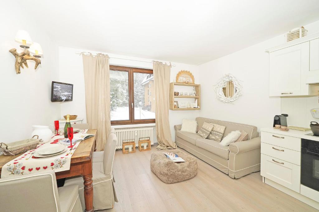 iFlat Apartment Madonna di Campiglio Zeledria 5, Madonna di Campiglio — property photo 1