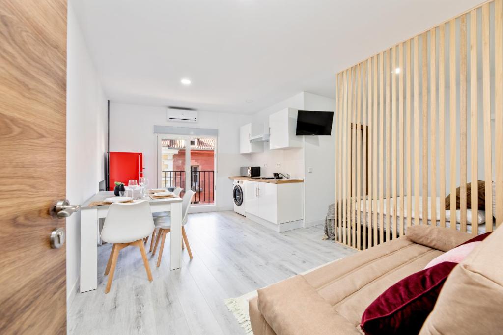 Los Apartamentos Jacinto Benavente Centro Madrid, Madrid ...