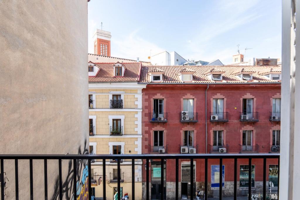 Los Apartamentos Jacinto Benavente Centro Madrid, Madrid ...