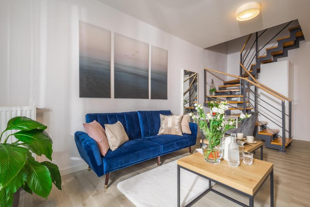 Apartment Dąbrowskiego by The Railway Station Wroclaw - Two-Bedroom Apartment With Mezzanine