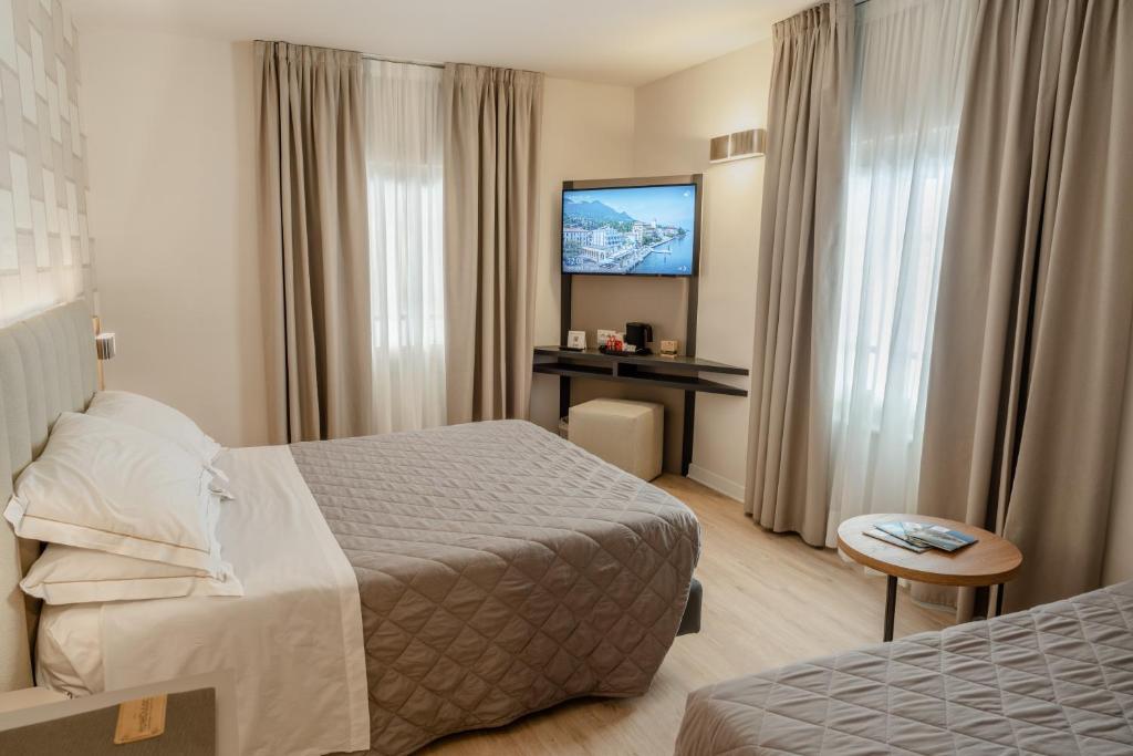 Hotel Du Lac Gardone Riviera - Standard Triple Room
