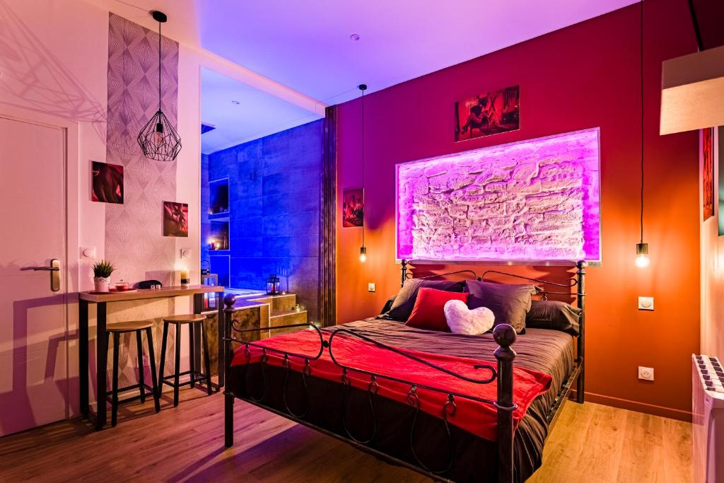 Zdjęcie z galerii obiektu Cachette Secrète & SPA w mieście Bourgoin