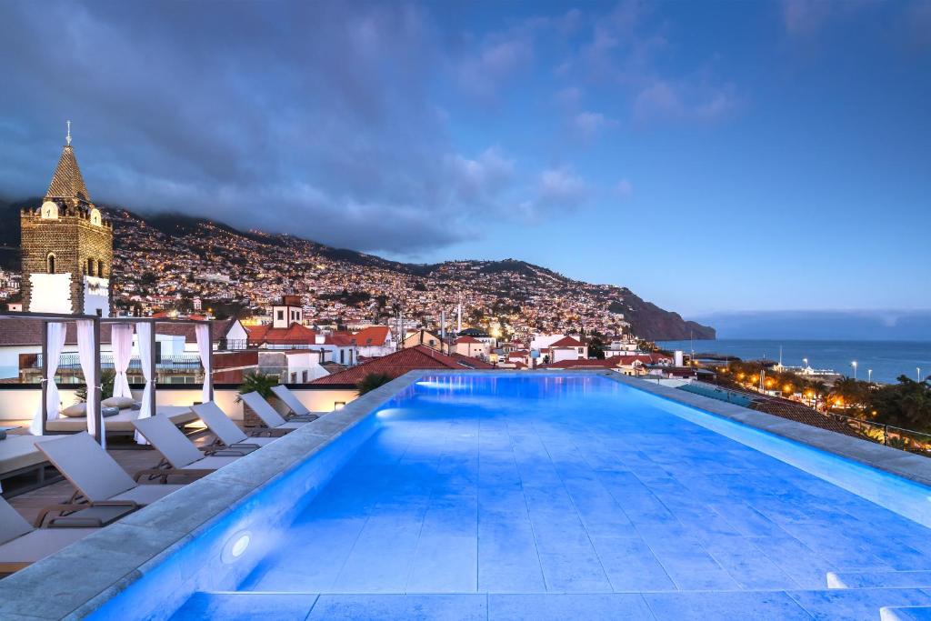 Bazén v ubytování Barceló Funchal Oldtown nebo v jeho okolí