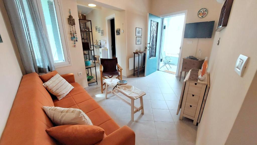 A television and/or entertainment centre at Epameinondas Luxury House