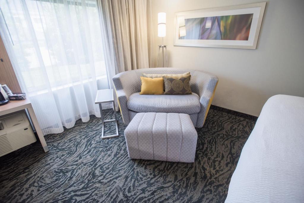 Courtyard by Marriott Hickory photo