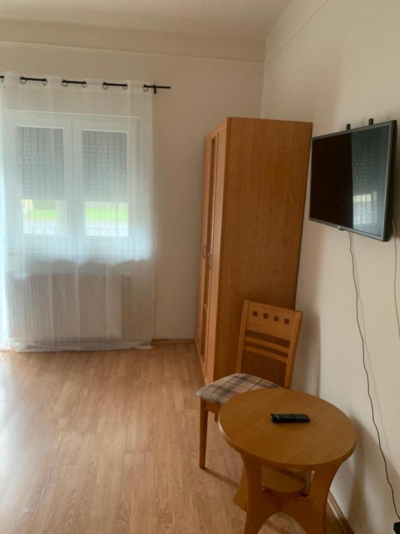 TV a/nebo společenská místnost v ubytování Gábor Áron Apartment