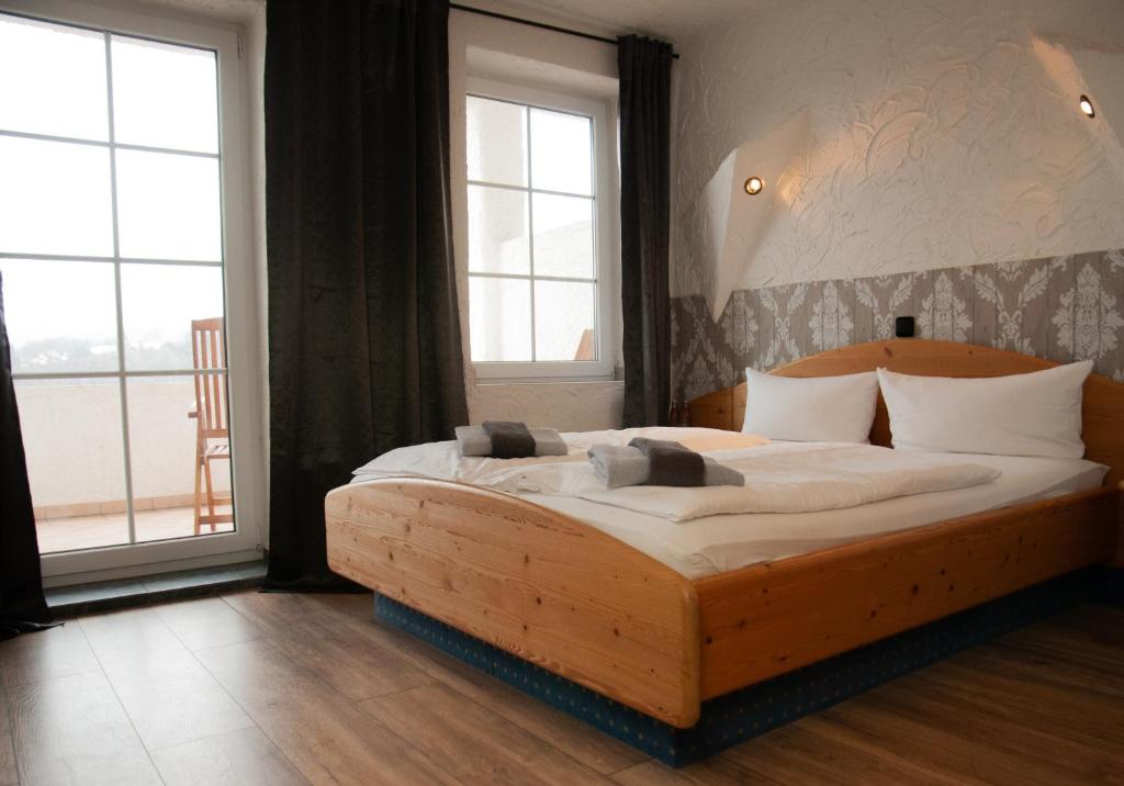 Terrassenhotel Edertal - Double Room With Lake View