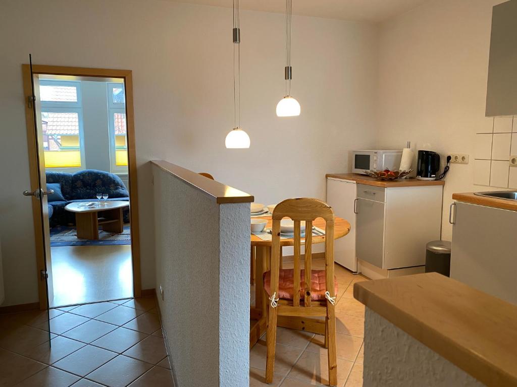 Kuchyň nebo kuchyňský kout v ubytování Apartment am Elm