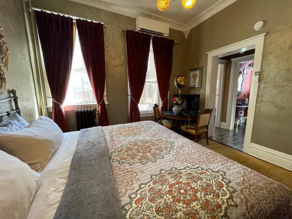The Holiday Chalet Victorian - Suite Charles