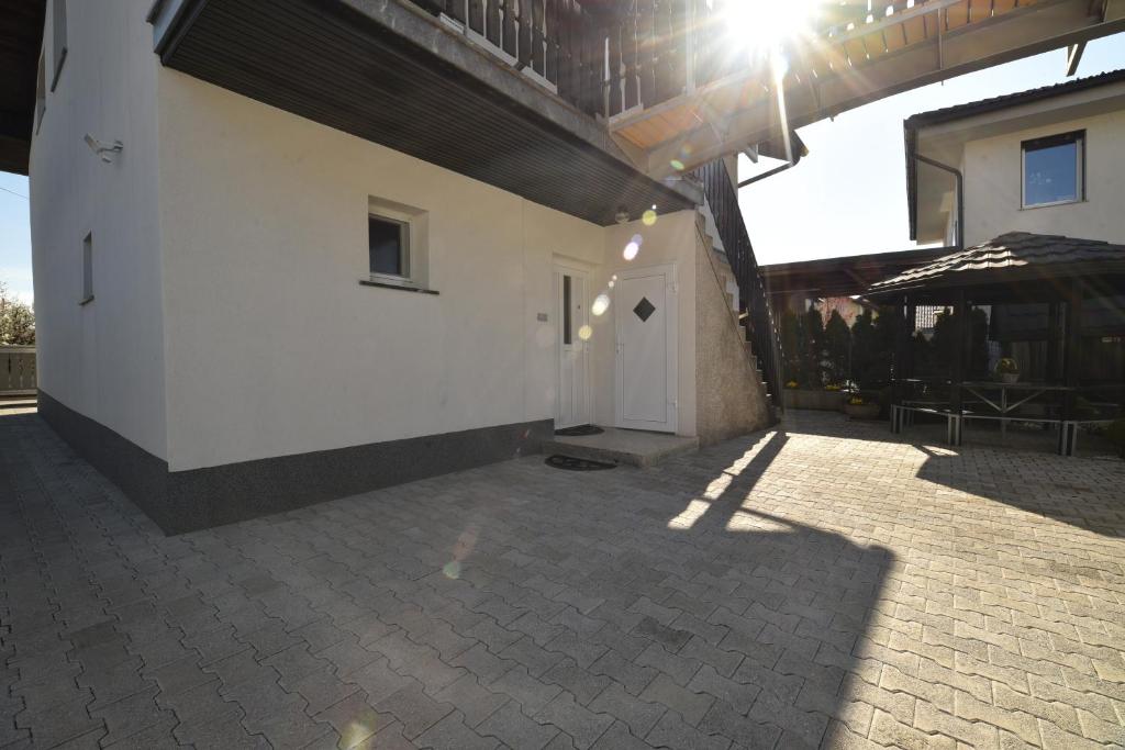 Budova, kde se apartmán nachází