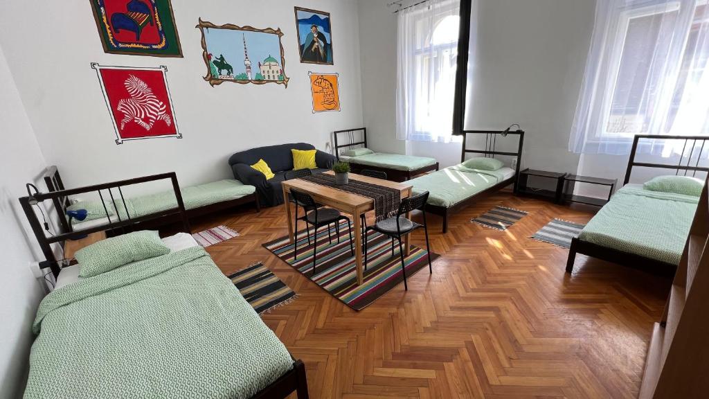 Posezení v ubytování NAPartman Pécs