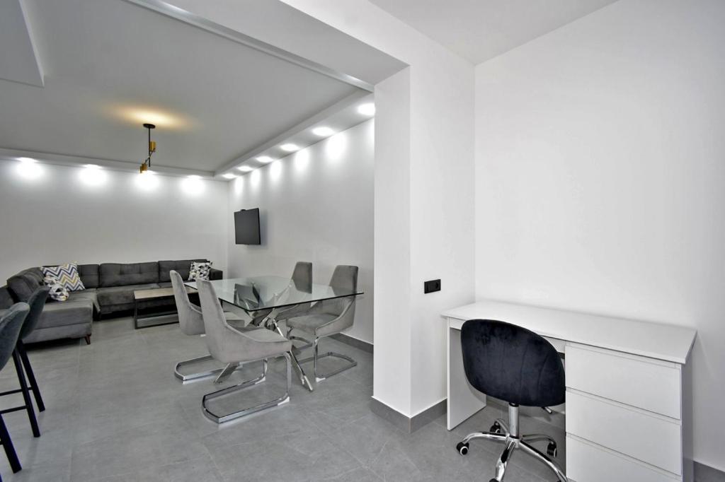 تصویر اتاق‌های Luxury Apartment, 2 bedrooms and 1 living room in Avan - تصویر ۲