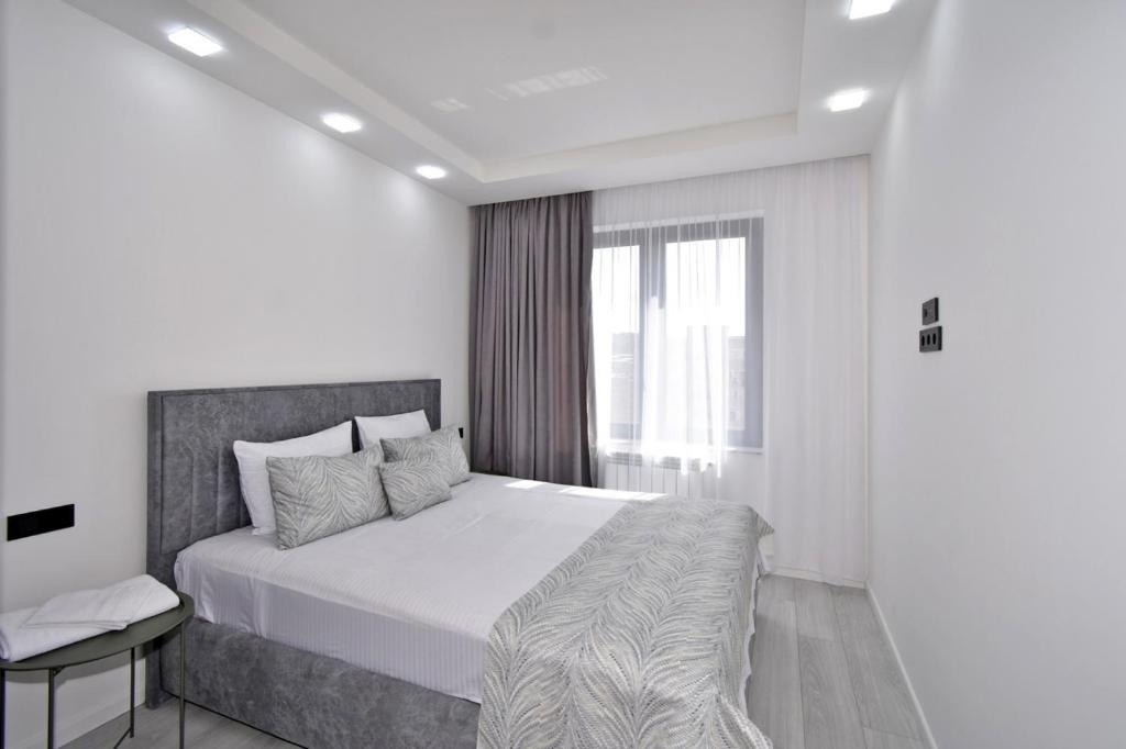 لابی و فضای عمومی Luxury Apartment, 2 bedrooms and 1 living room in Avan - تصویر ۵