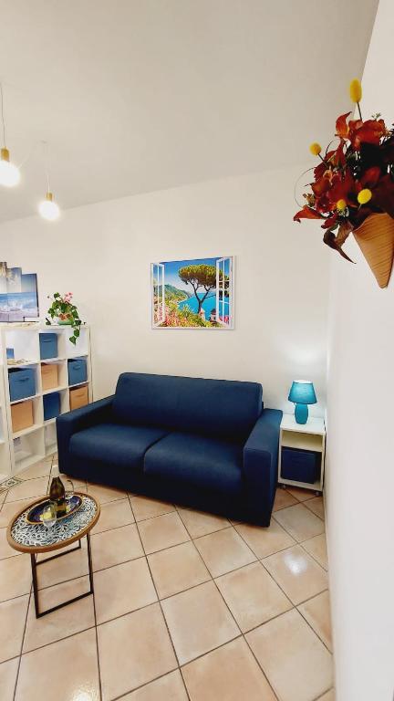 A seating area at Al lungomare