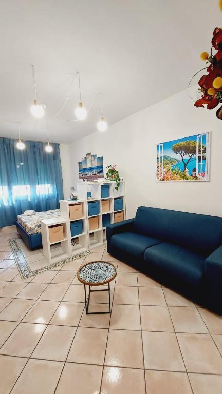 A seating area at Al lungomare