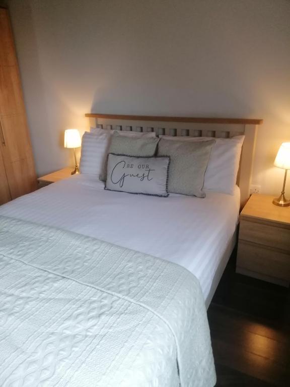 Postel nebo postele na pokoji v ubytování Atlantic way Apartment 1