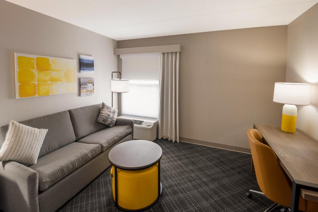 Comfort Inn & Suites Fishers - Indianapolis photo