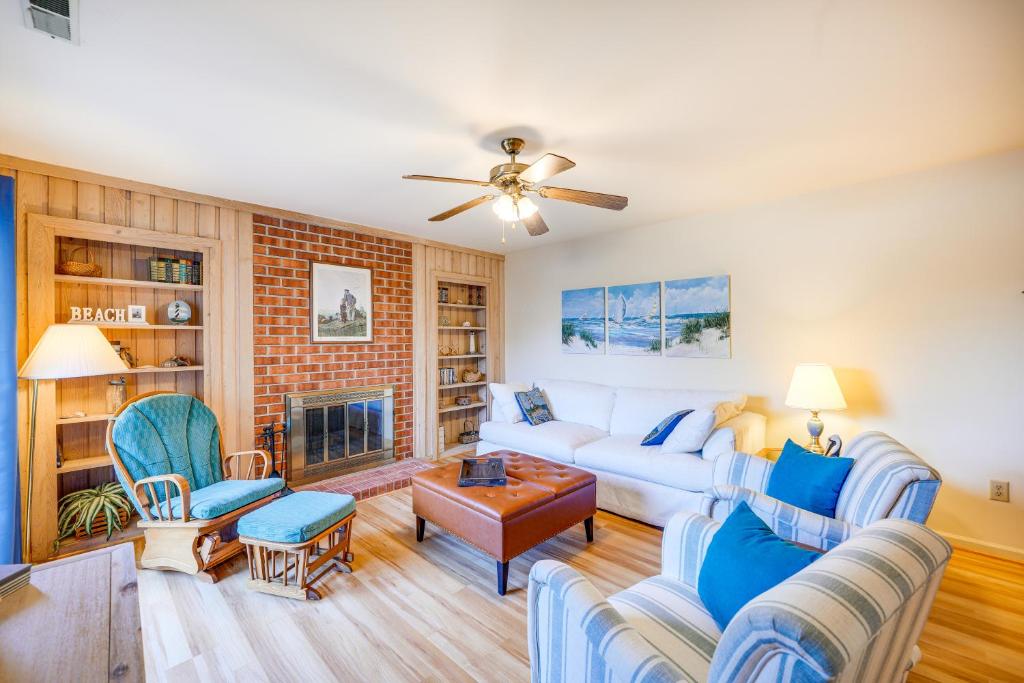 Kitty Hawk Vacation Rental 1 Mi to Beaches!, Kitty Hawk (updated prices