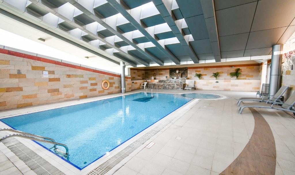 Бассейн в Scala Tower Central Chic with a twist studio или поблизости