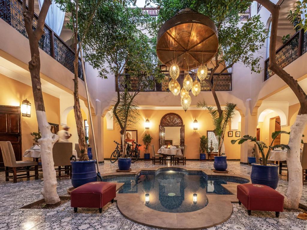 Posezení v ubytování Riad Dar El Médina - Heated Swimming pool, jacuzzi & Spa