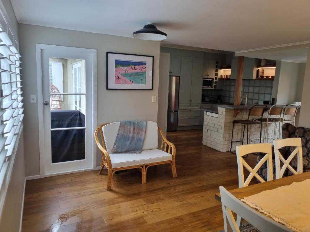 Redwoods Character Cottage & Studio - Resim 38