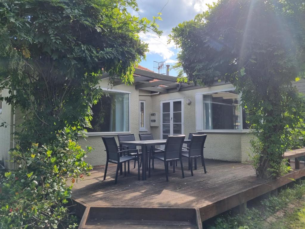 Redwoods Character Cottage & Studio - Resim 45