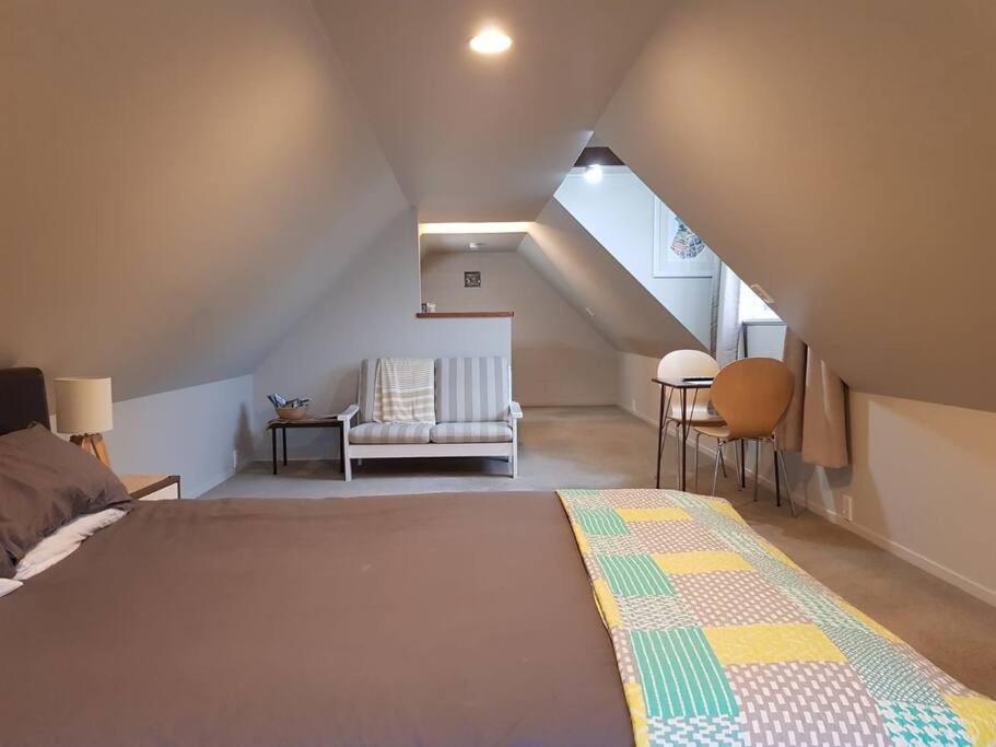 Redwoods Character Cottage & Studio - Resim 6