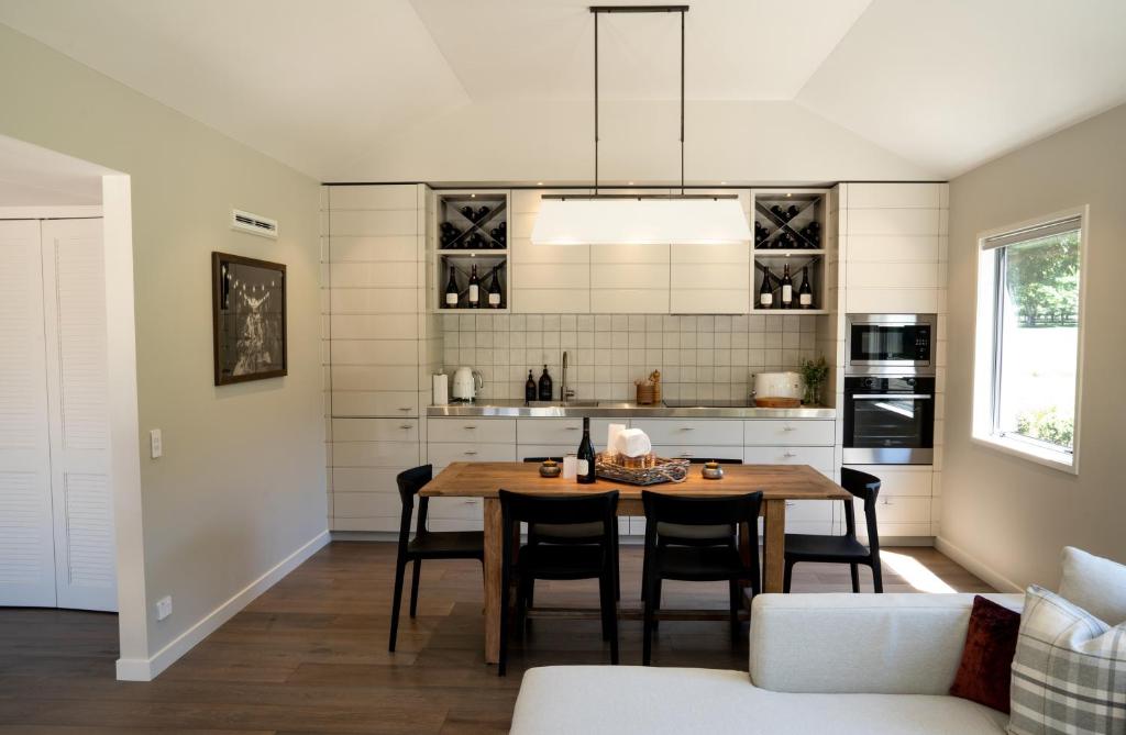 Craggy Range Luxury Vineyard Retreat - Resim 6