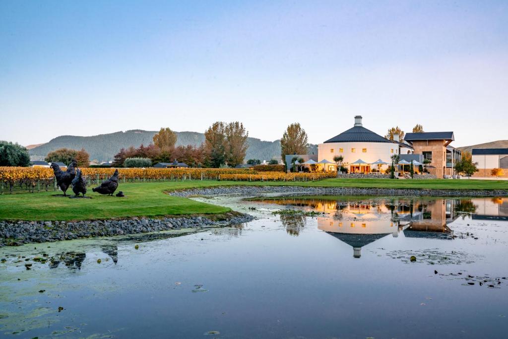 Craggy Range Luxury Vineyard Retreat - Resim 12