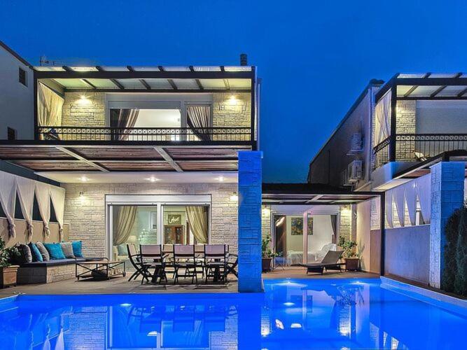 Luxurious villa on Halkidiki peninsula with private pool, Hanioti