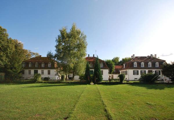 En have udenfor Jagdschloss Mönchbruch