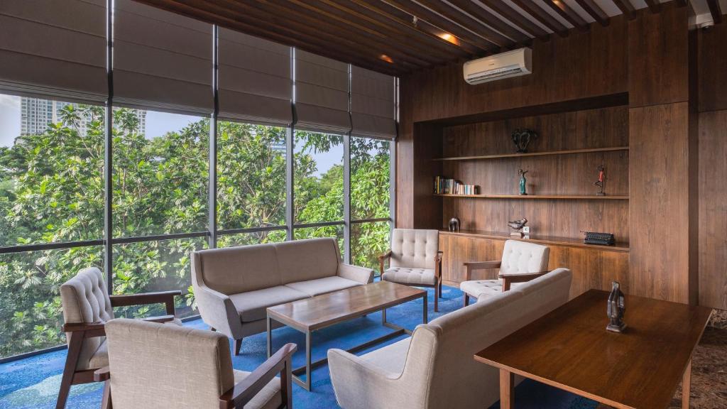 Posezení v ubytování Veranda Hotel Pakubuwono