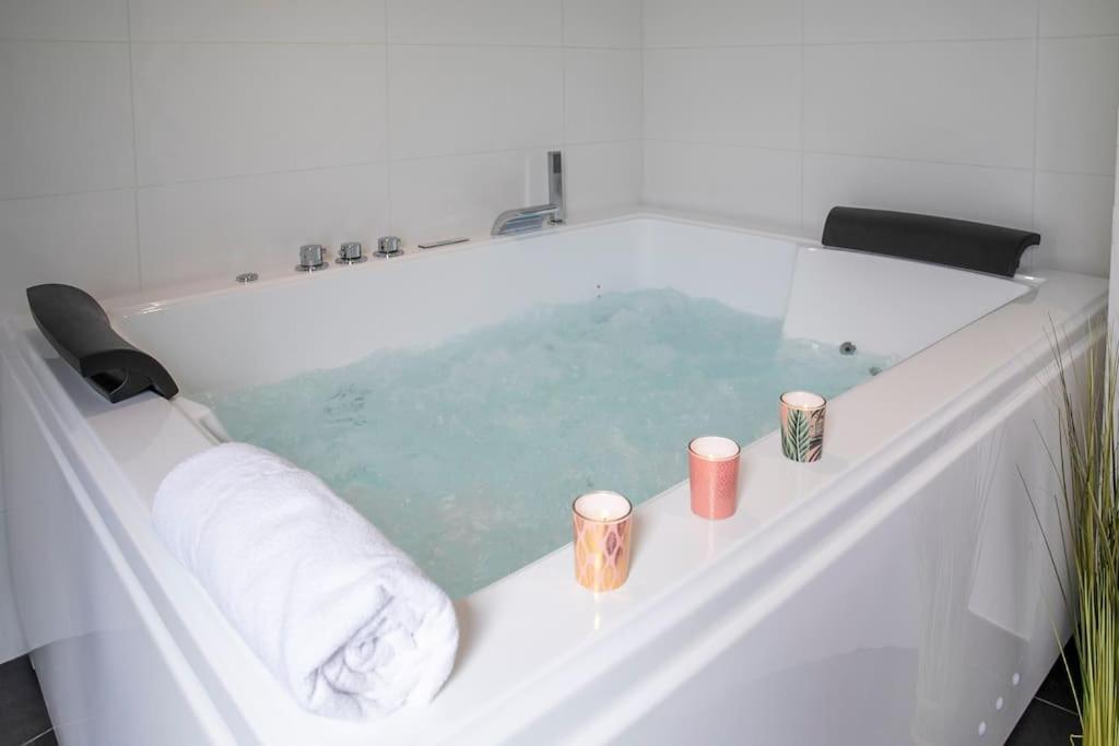Zdjęcie z galerii obiektu Chablis Spa : Premier Cru (balnéo/douche-hammam) w mieście Chablis