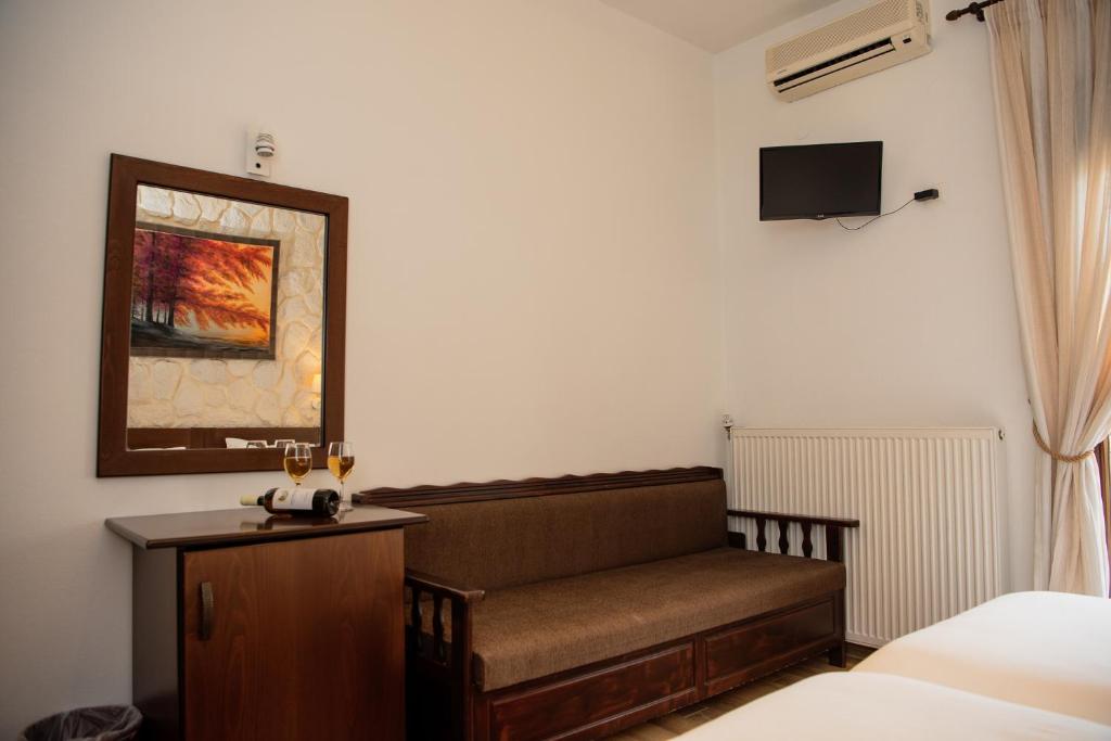 TV a/nebo společenská místnost v ubytování Hotel Agelis
