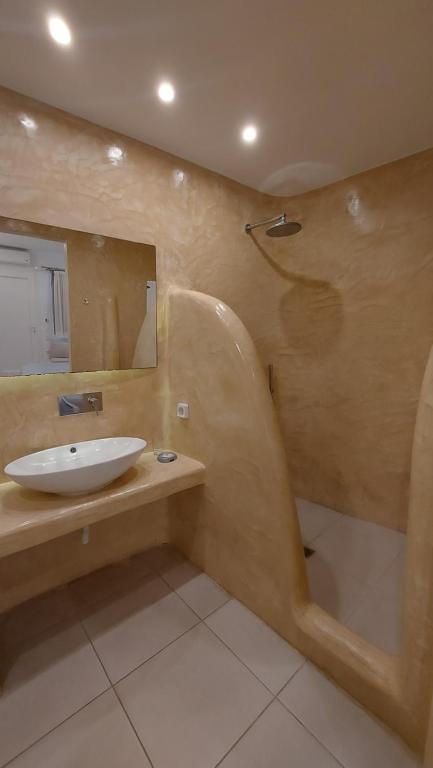 Koupelna v ubytování Ambience Suites