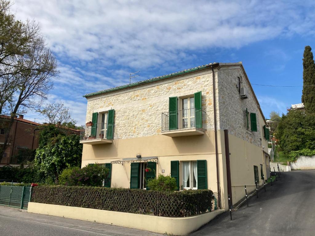 Imagen de la galería de La lupinella Room, en Sirolo