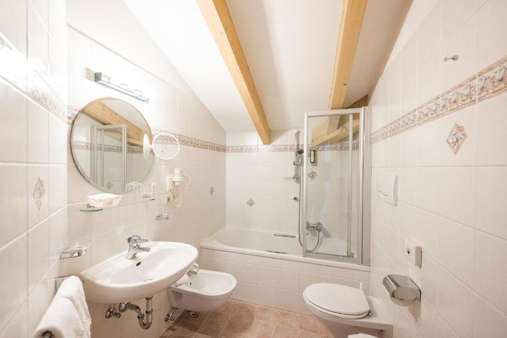 Koupelna v ubytování Hotel Waldheim