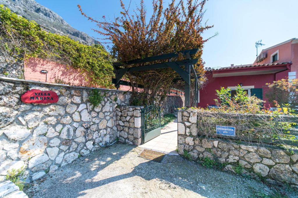 The building in which the holiday home is located