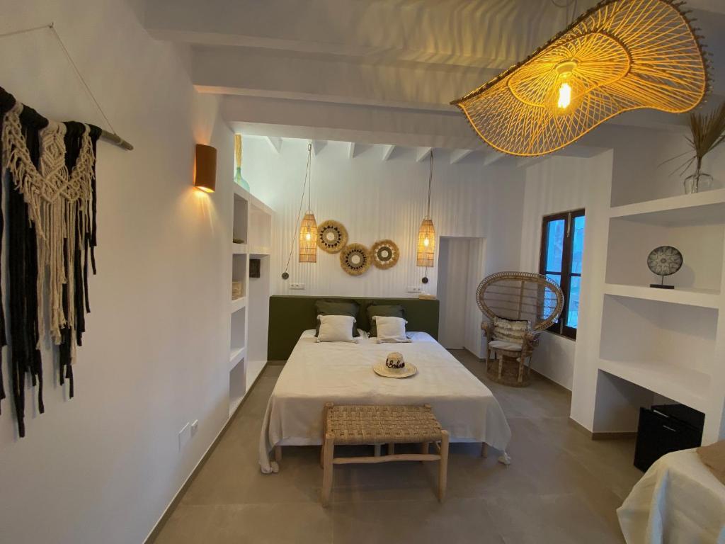 La Bohemia del Rio Hostal Boutique-Adults Only, Santa Eulària ...